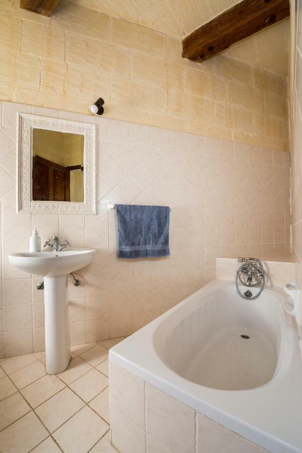 Sunset - Holiday Farmhouse With Large Private Pool In Island Of Gozo Nadur Exterior photo